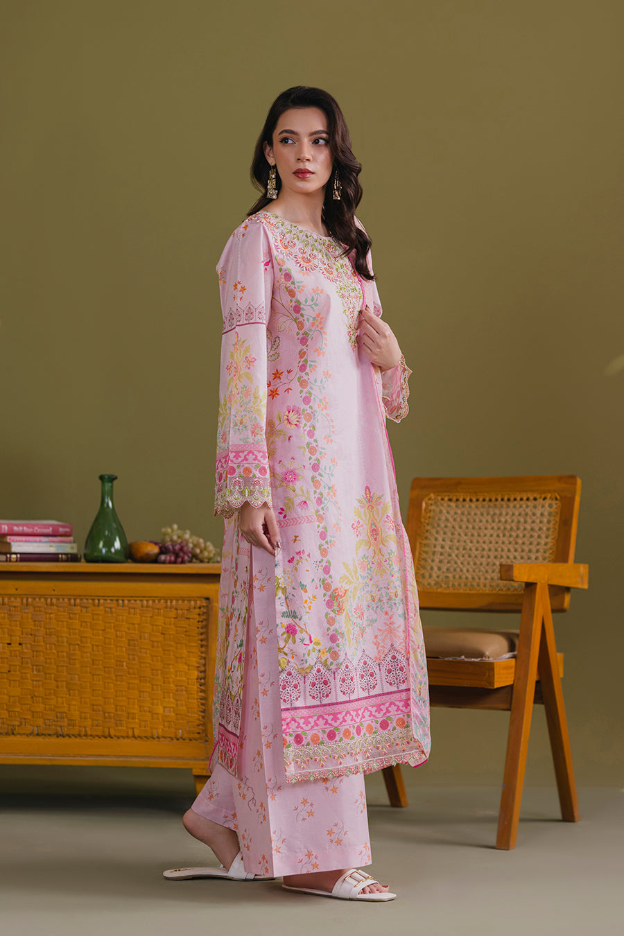 Bahar – Blush Petal Elegance