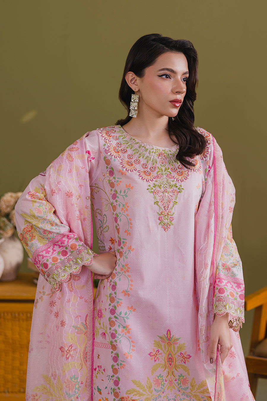 Bahar – Blush Petal Elegance