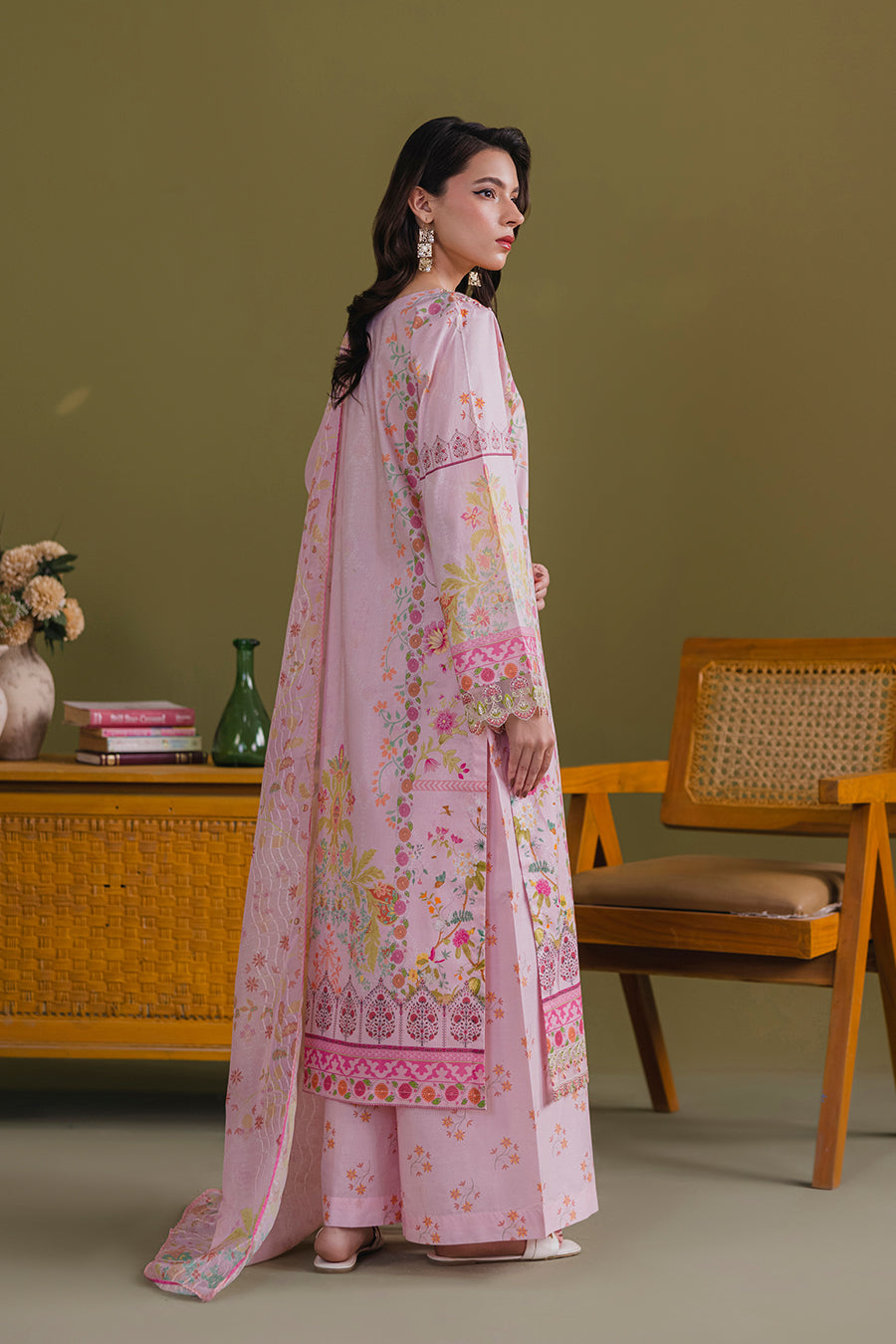 Bahar – Blush Petal Elegance