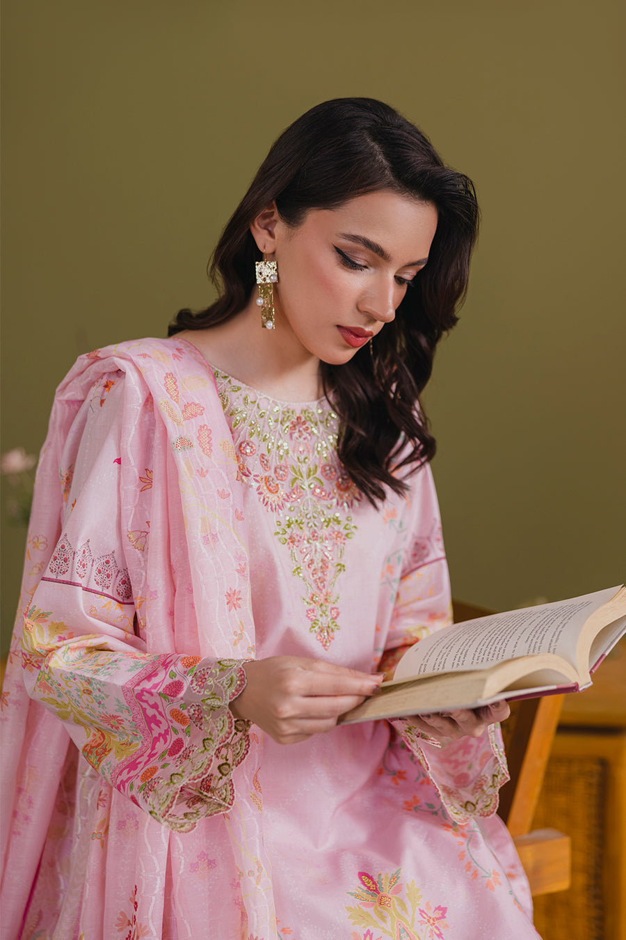 Bahar – Blush Petal Elegance