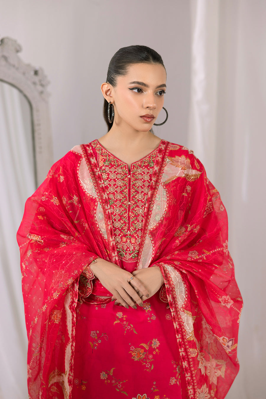 Rania – Crimson Bloom Elegance