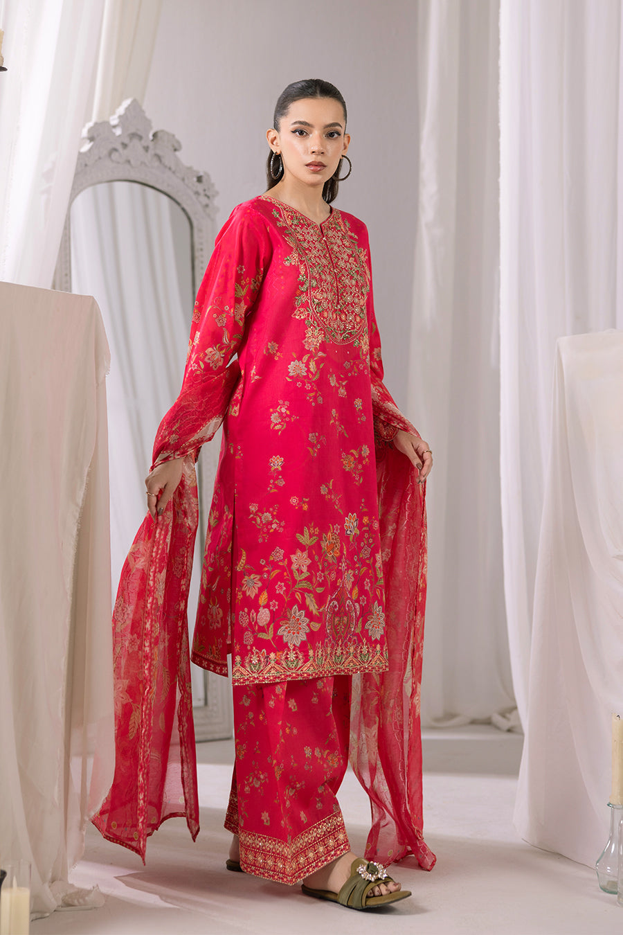 Rania – Crimson Bloom Elegance