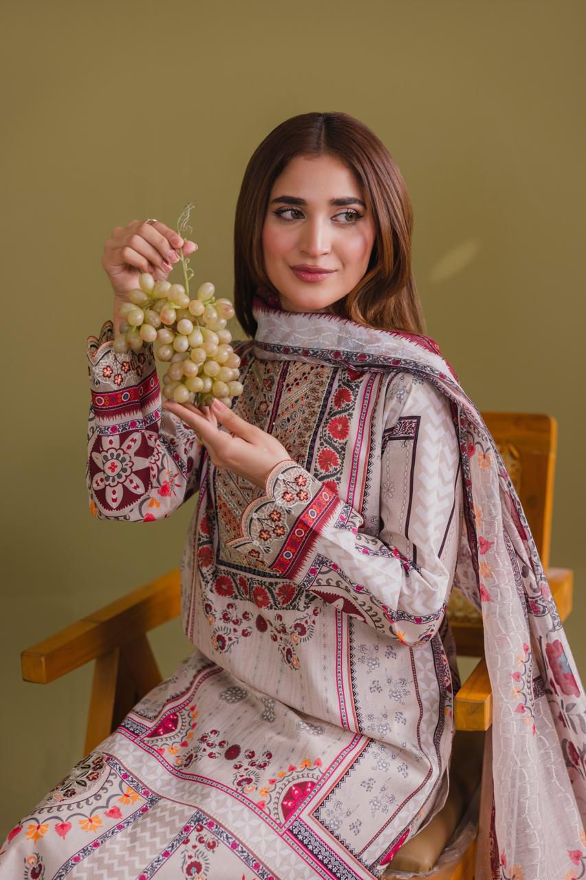 Mishaal – Ivory Mosaic Elegance