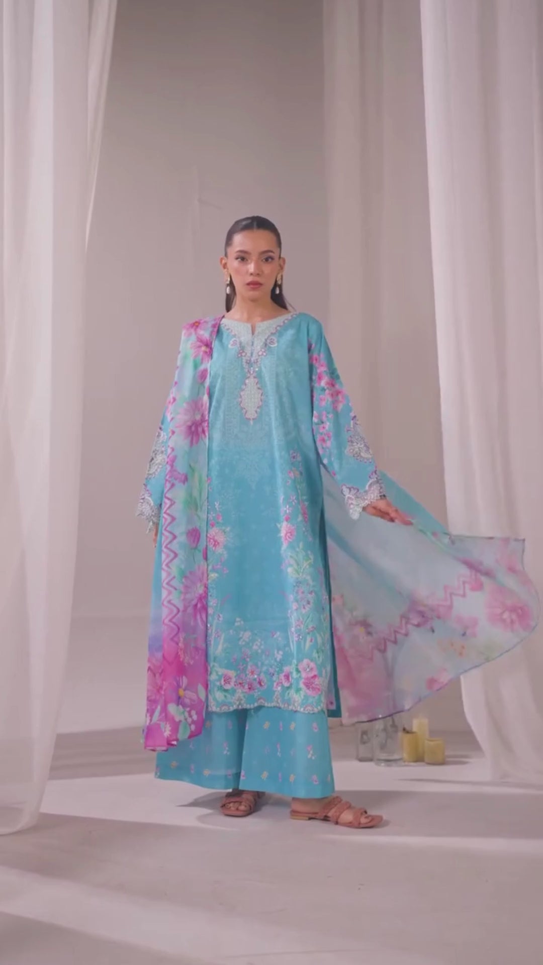 Hania – Aqua Blossom Elegance